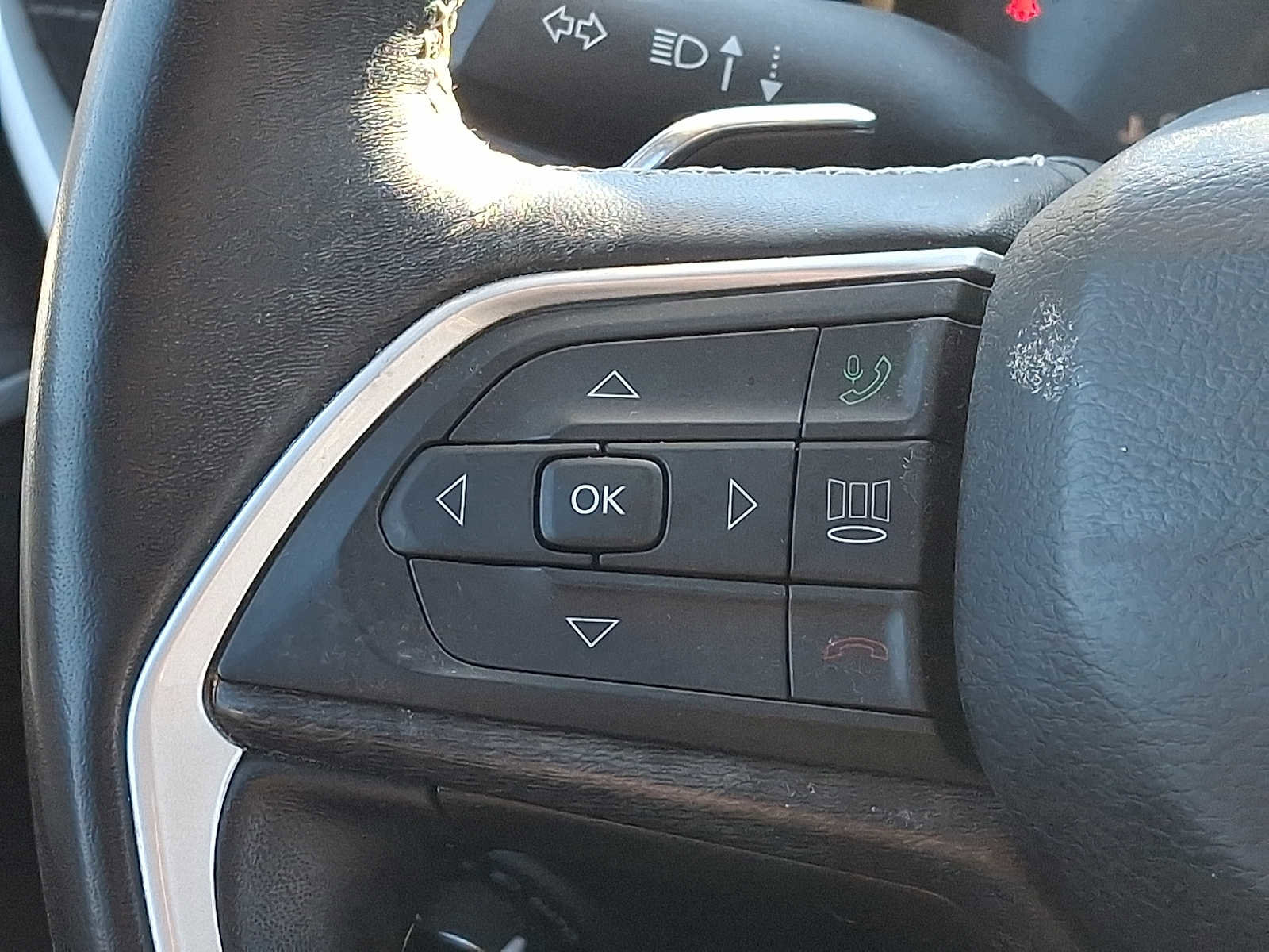 Used 2022 Jeep Grand Cherokee L Limited image 21