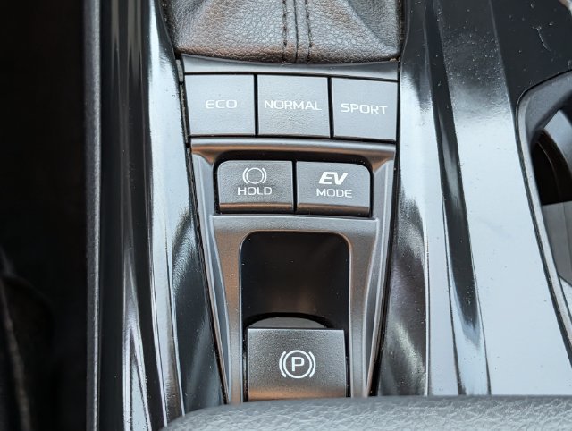 Used 2025 Toyota Camry SE FWD image 16