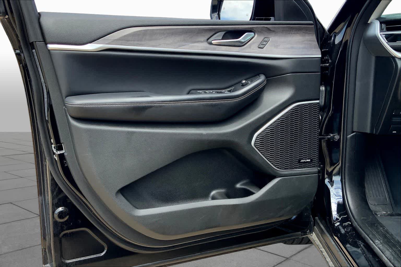 New 2023 Jeep Grand Cherokee 4WD 4xe image 10
