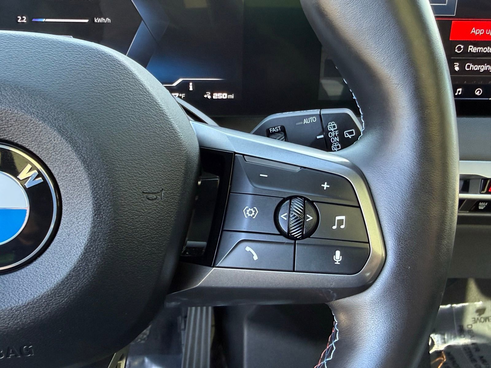 Used 2025 BMW iX M60 image 28