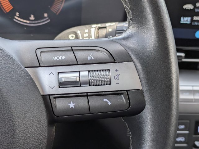 Used 2025 Hyundai Kona SEL AWD/4WD image 24
