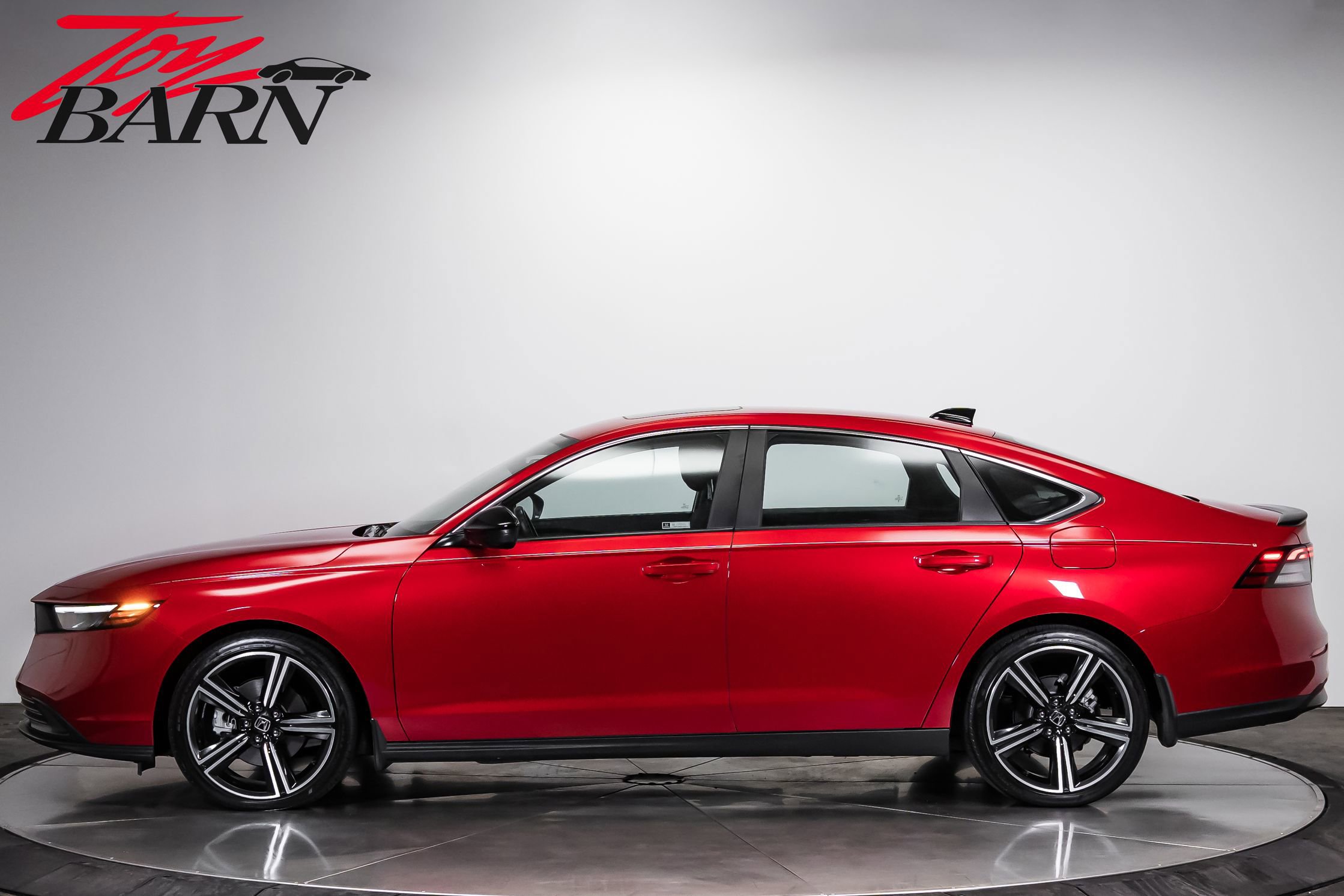 Used 2024 Honda Accord Sport image 2