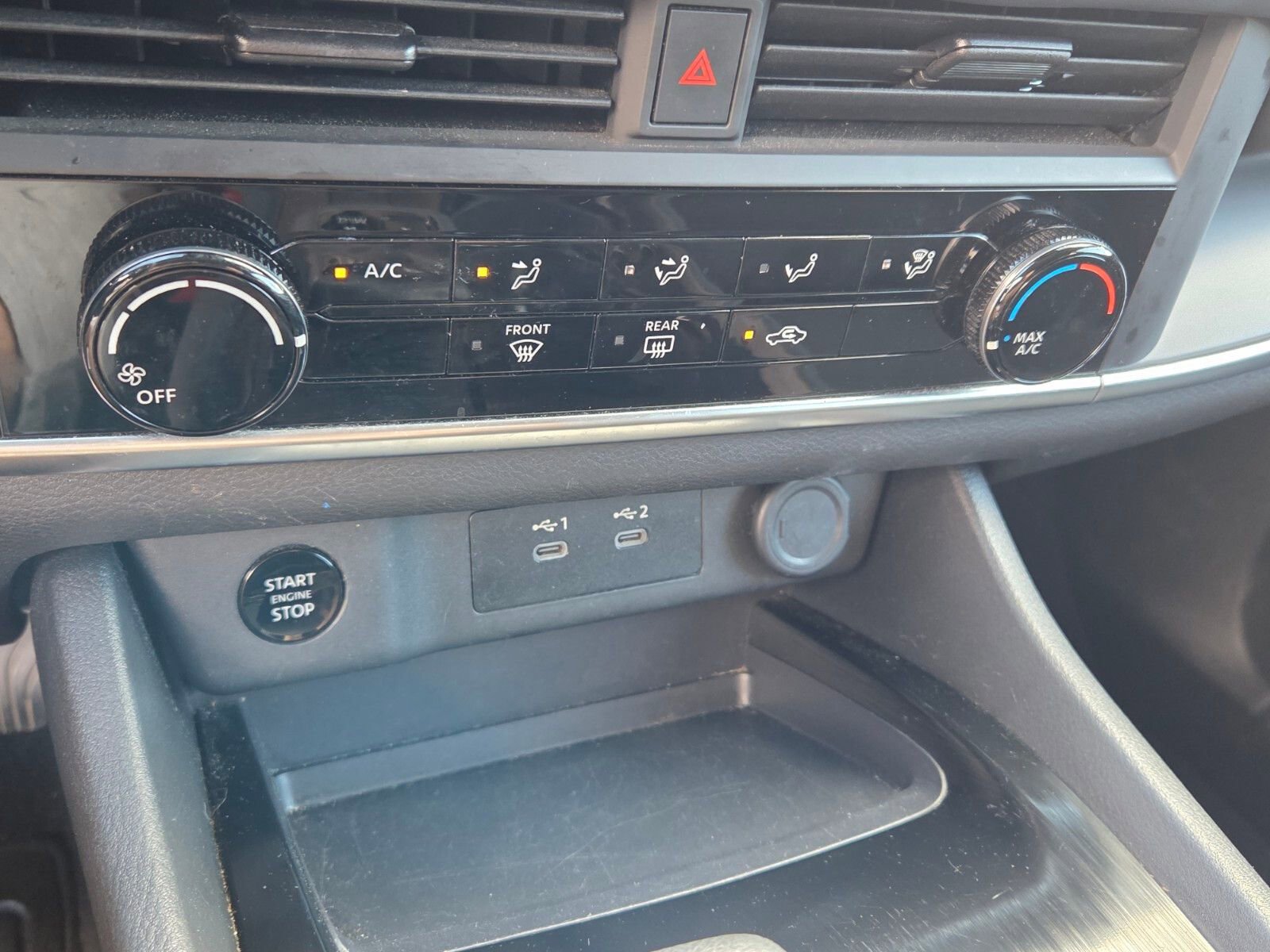 Used 2024 Nissan Rogue S image 21