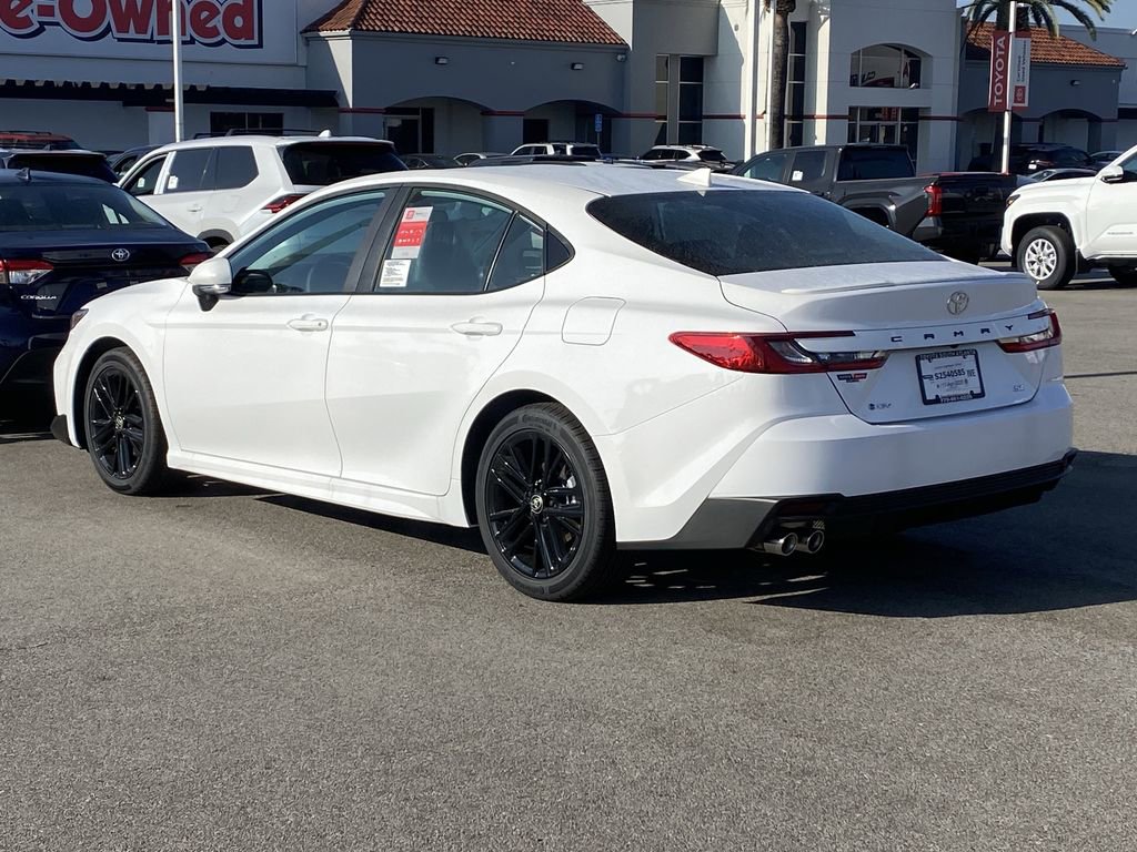 Used 2026 Toyota Camry SE image 4