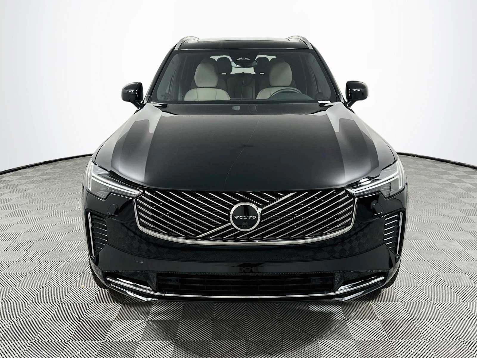 New 2026 Volvo XC90 B6 Plus w/ Protection Package Premier AWD/4WD image 2