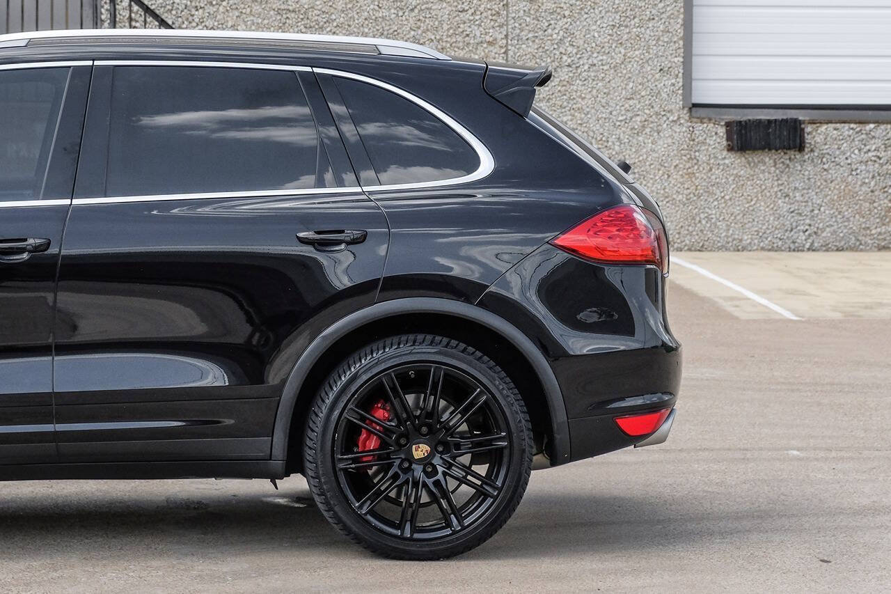 Used 2012 Porsche Cayenne Turbo AWD/4WD image 18