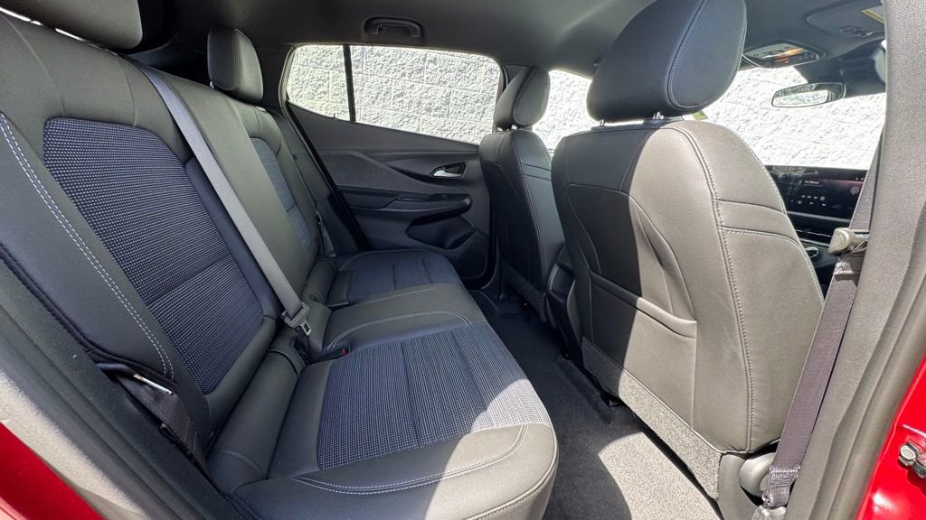 Used 2025 Buick Envista Preferred image 11