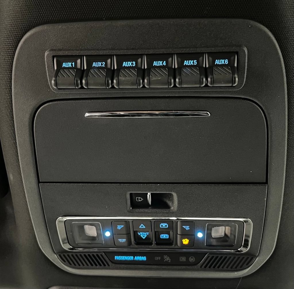 Used 2024 Ford F350 Platinum w/ Tremor Off-Road Package AWD/4WD image 41