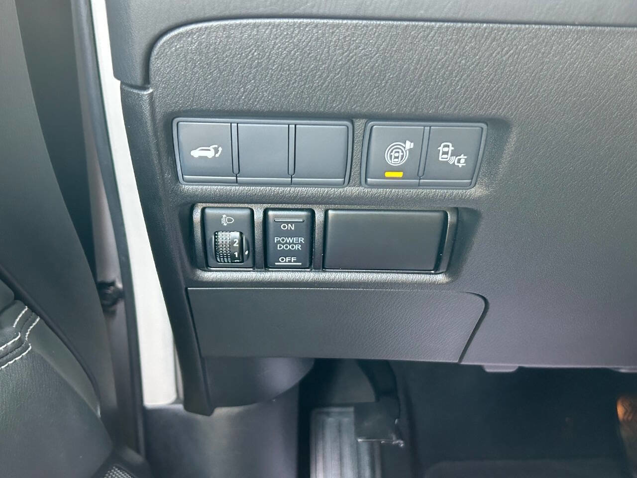 Used 2017 Nissan Armada Platinum w/ Captain Seat Package image 26