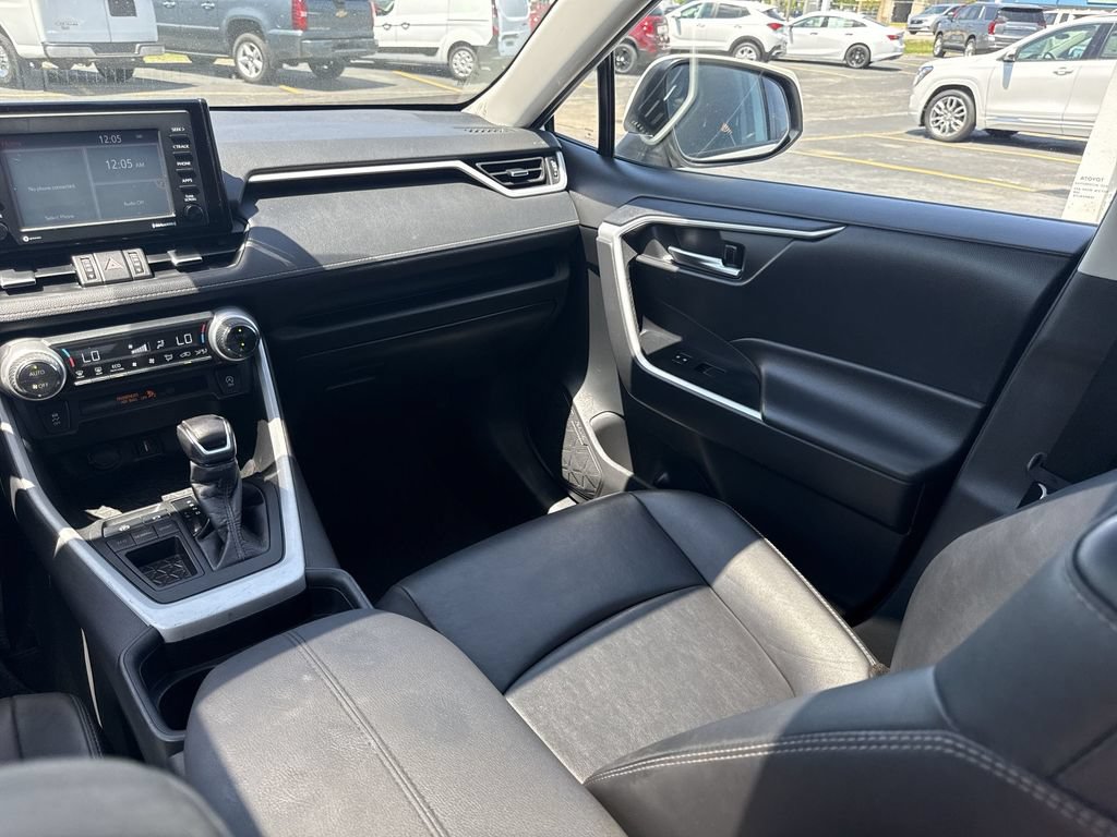 Used 2021 Toyota RAV4 XLE Premium FWD image 2