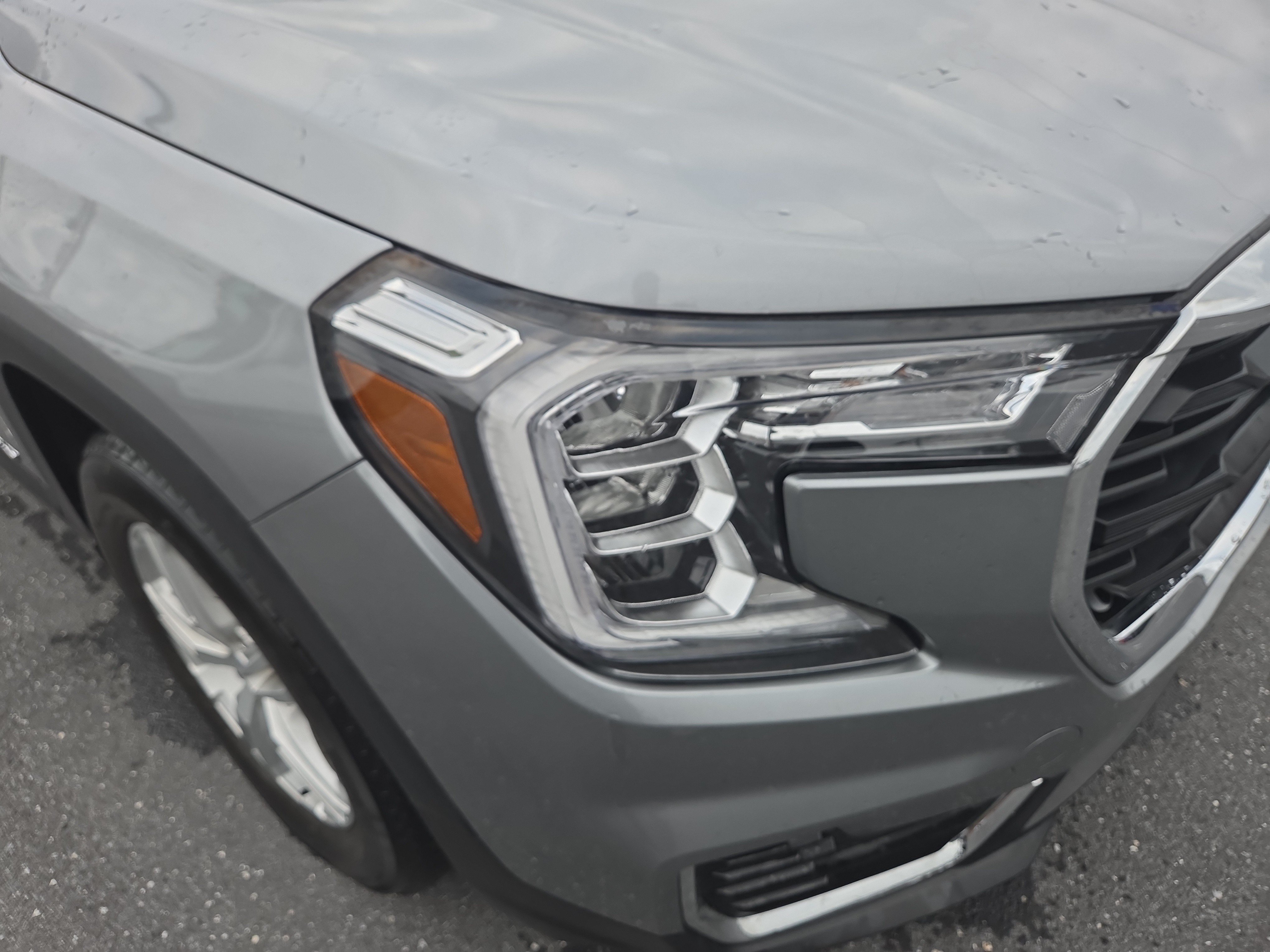 Used 2023 GMC Terrain SLE w/ Driver Convenience Package FWD image 19
