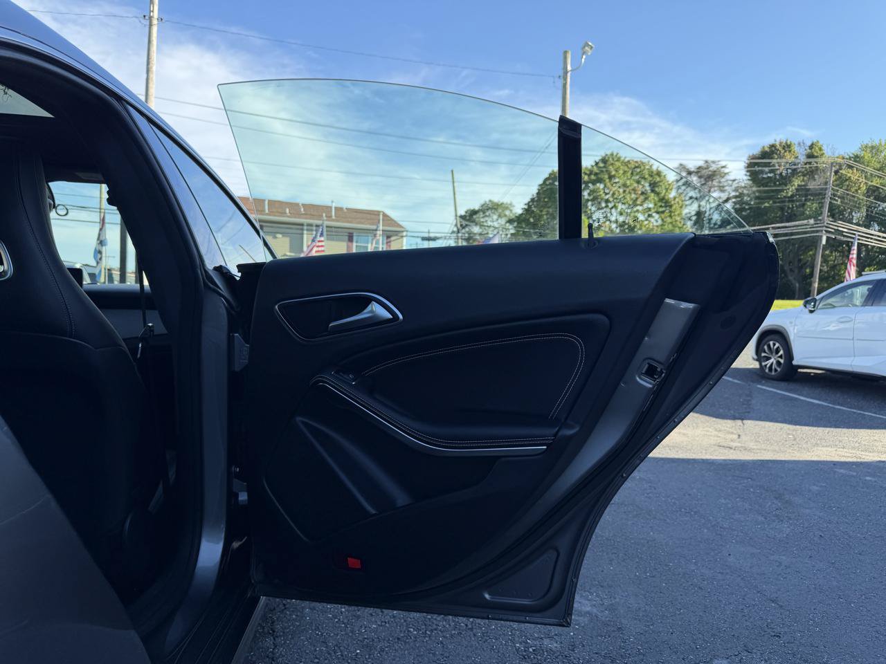 Used 2019 Mercedes-Benz CLA 250 4MATIC image 25