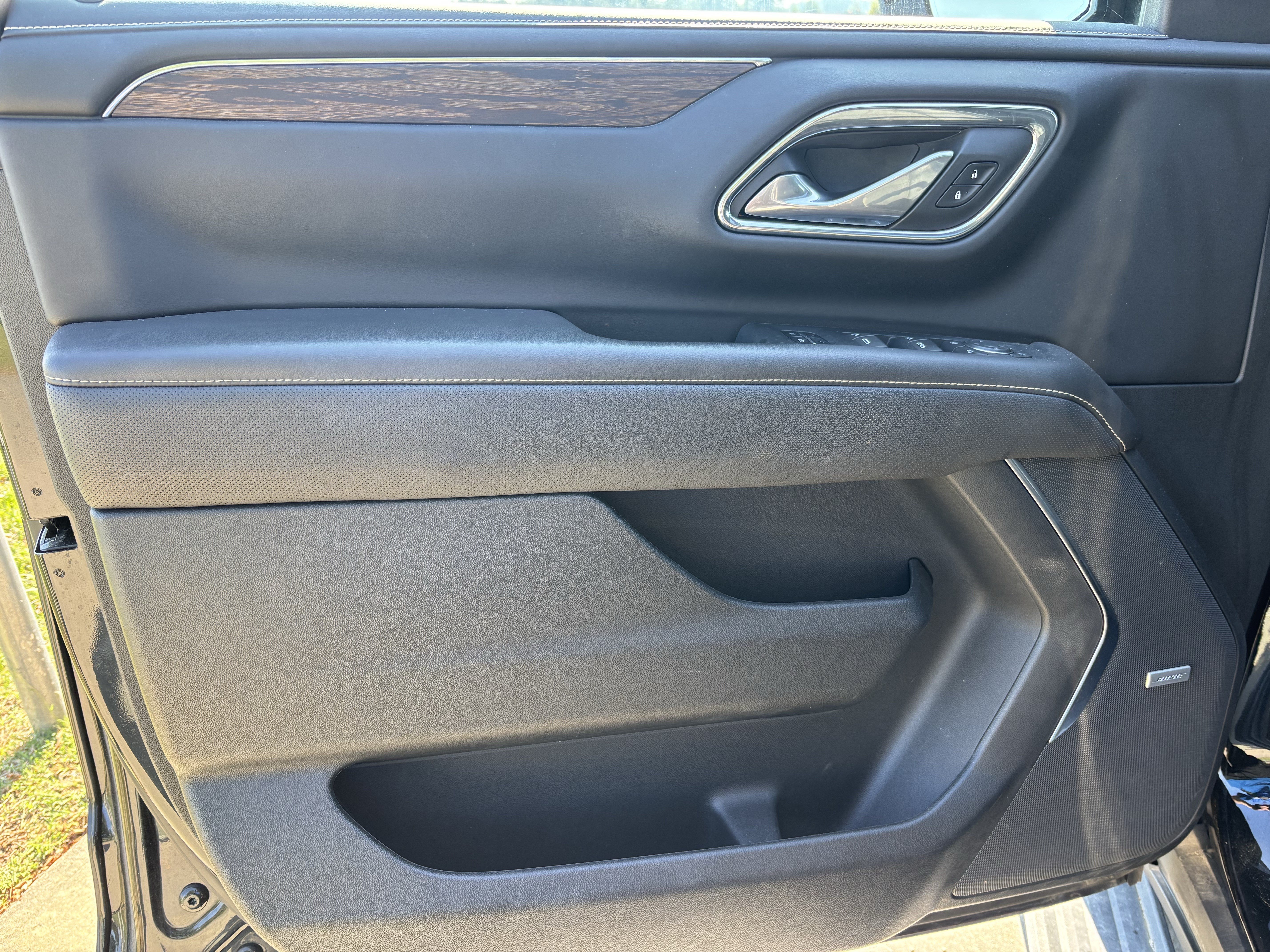 Used 2023 Chevrolet Tahoe Premier AWD/4WD image 14