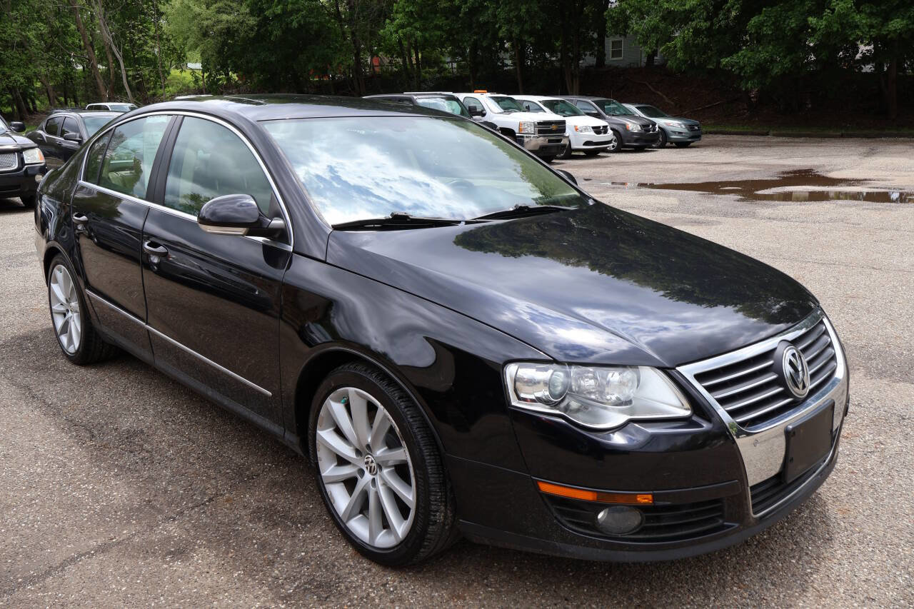 Used 2008 Volkswagen Passat VR6 FWD image 1