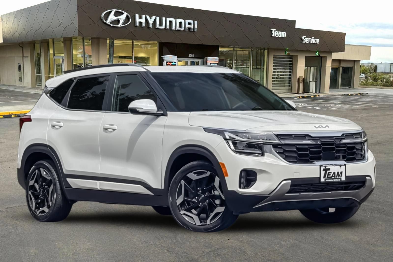 Used 2024 Kia Seltos SX w/ SX Sunroof Package AWD/4WD video 2
