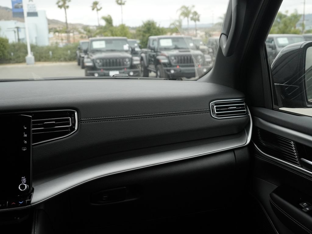 New 2026 Jeep Grand Wagoneer Limited AWD/4WD image 31