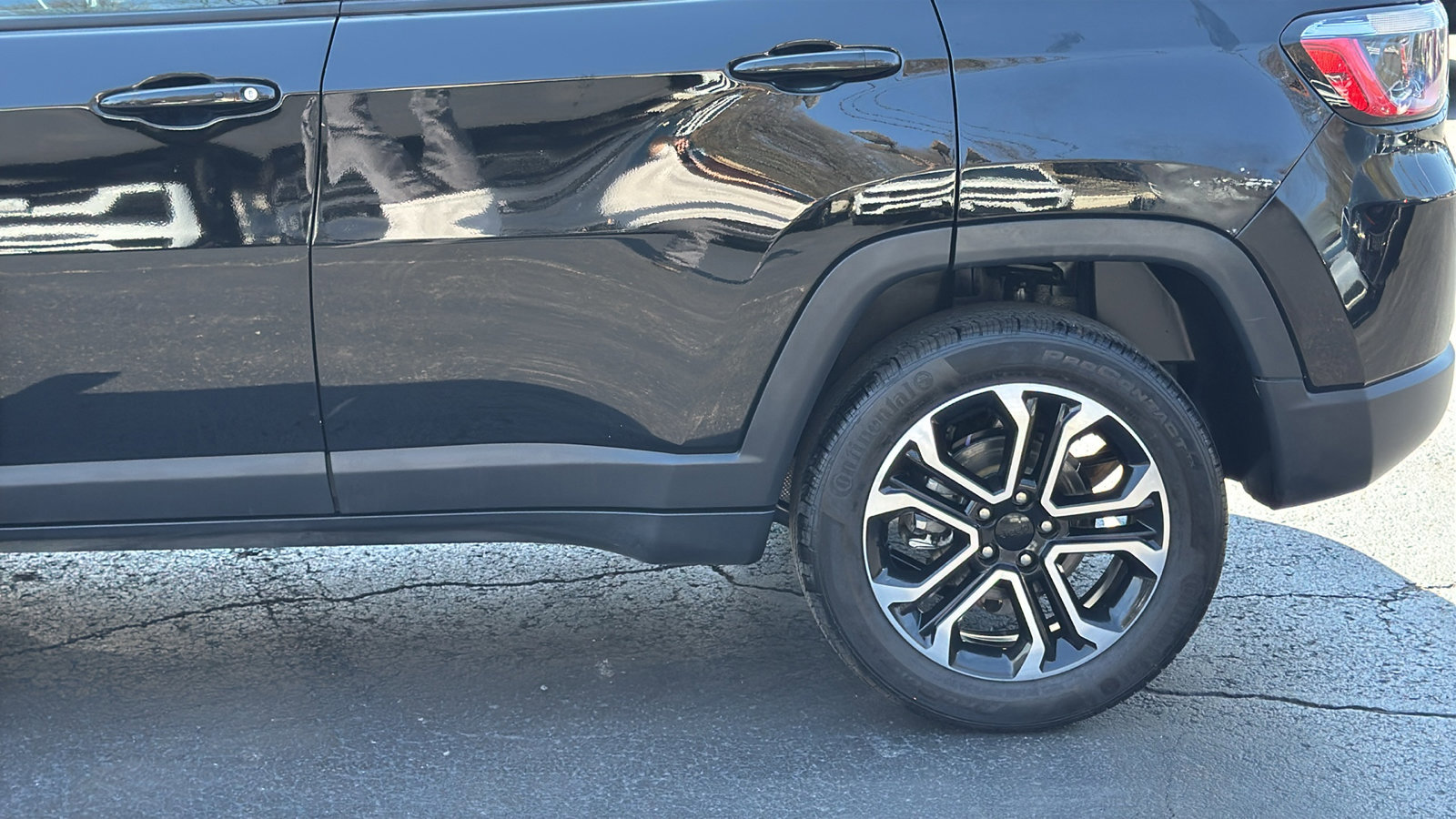 Certified 2022 Jeep Compass Limited image 13