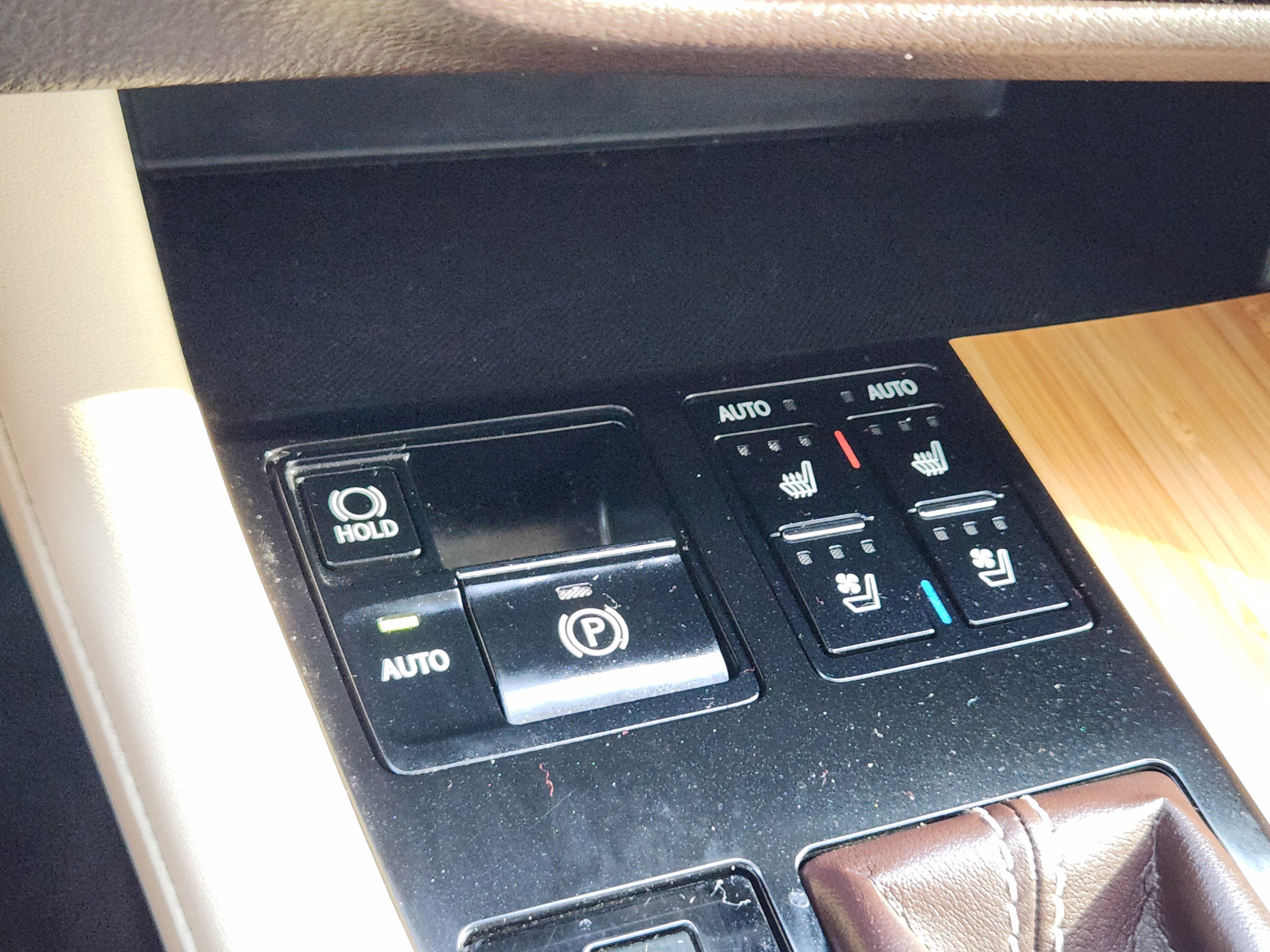 Used 2018 Lexus RX 450hL Premium w/ Premium Package AWD/4WD image 17
