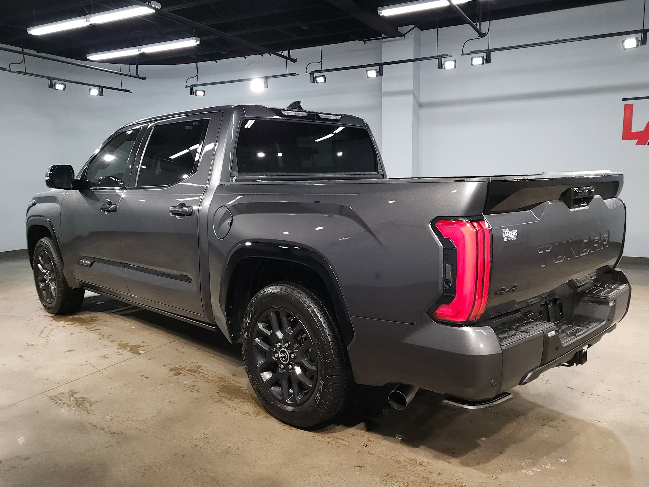 Used 2022 Toyota Tundra Platinum image 5