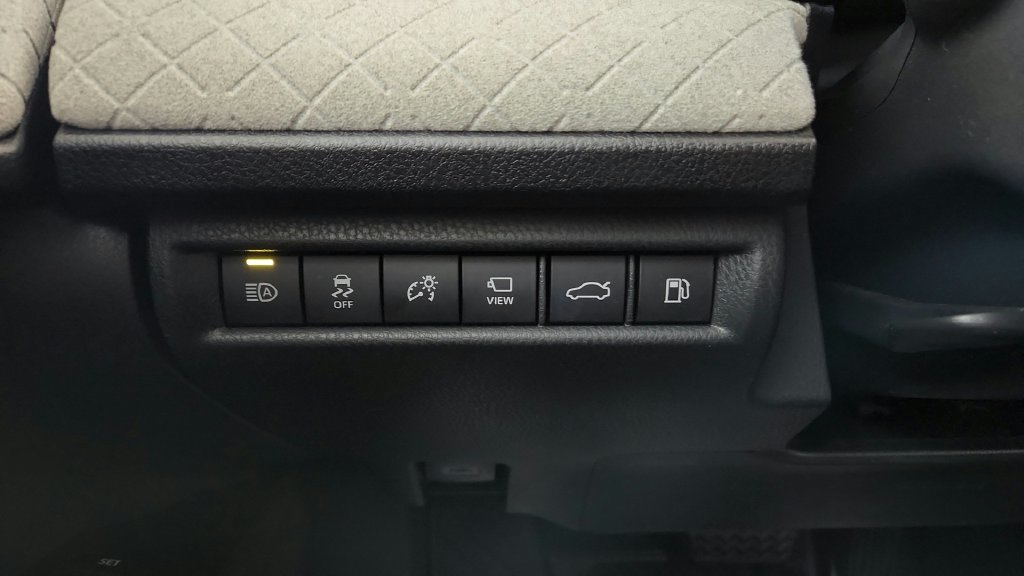 Used 2025 Toyota Camry XLE w/ Premium Plus Package AWD/4WD image 41