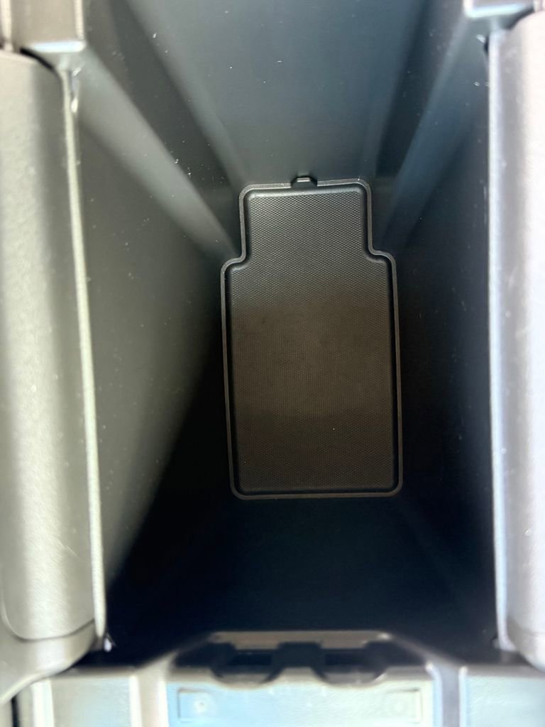 Used 2022 Buick Envision Avenir w/ Technology Package II image 14