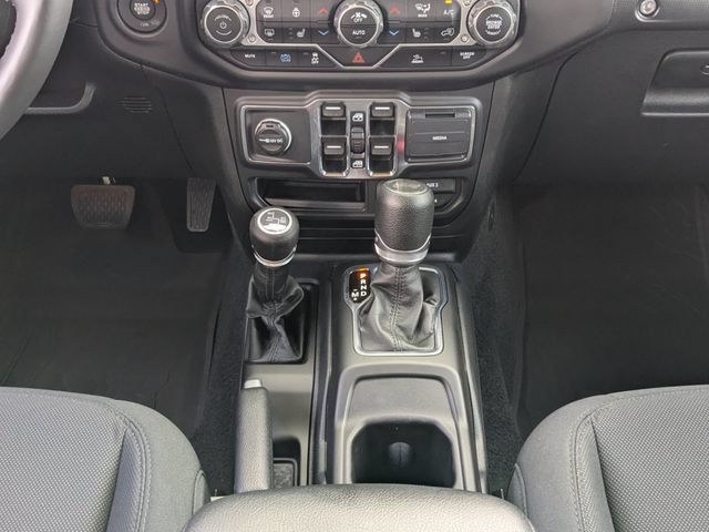 New 2023 Jeep Wrangler Unlimited w/ Sun & Screen Package AWD/4WD image 17