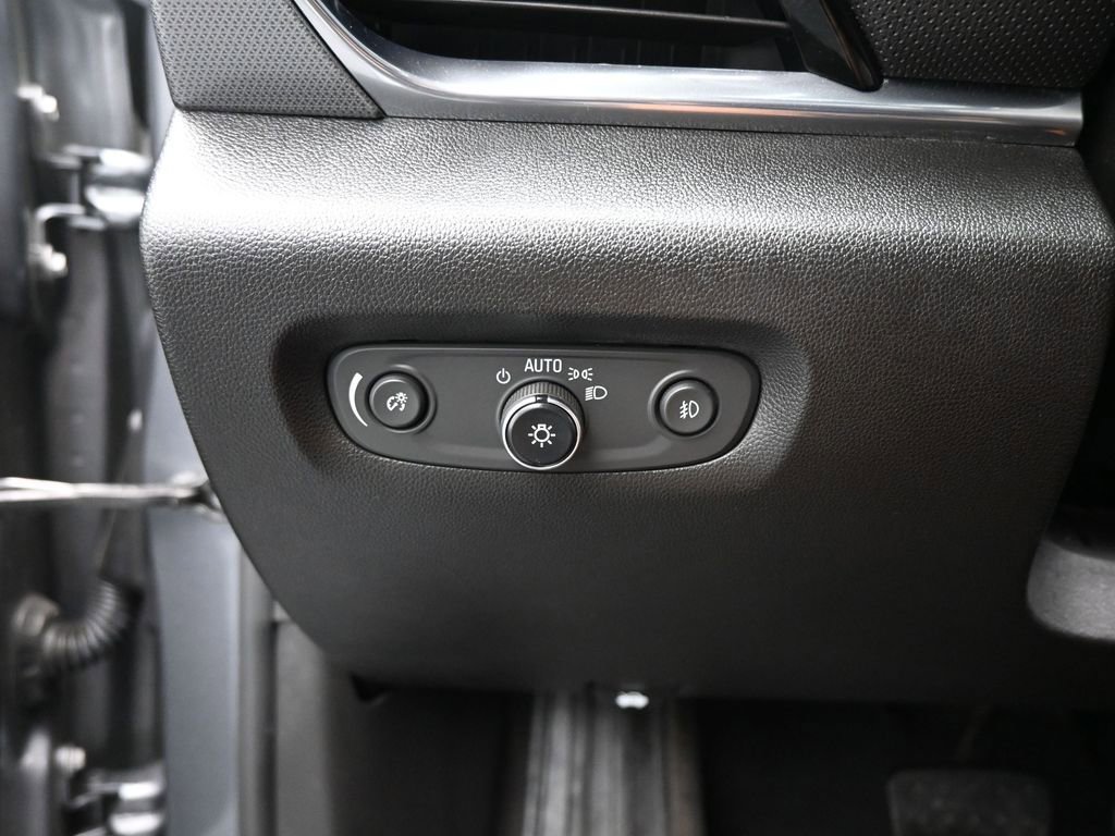 Used 2018 Chevrolet Traverse Premier image 15