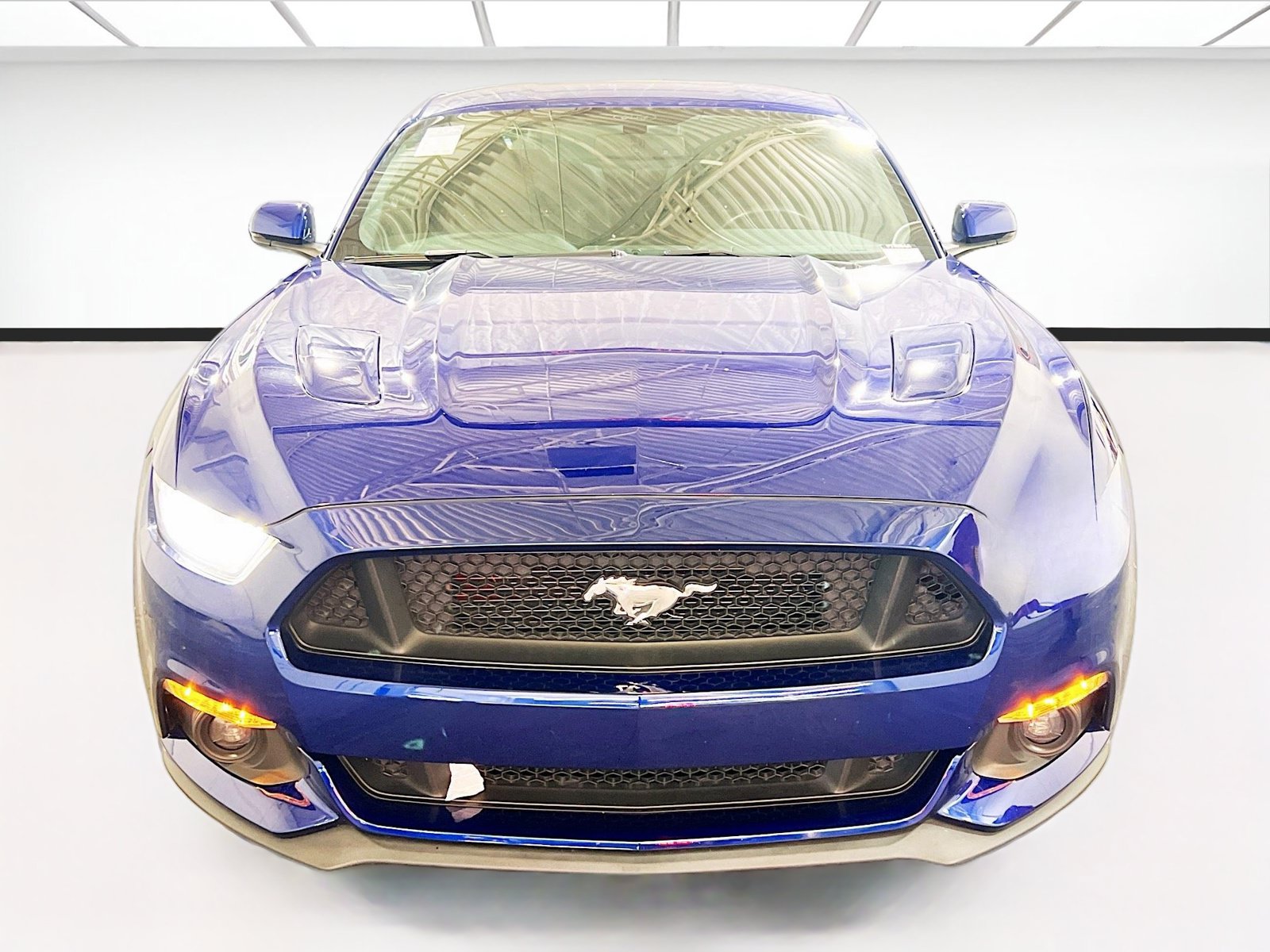 Used 2015 Ford Mustang GT Premium RWD image 2