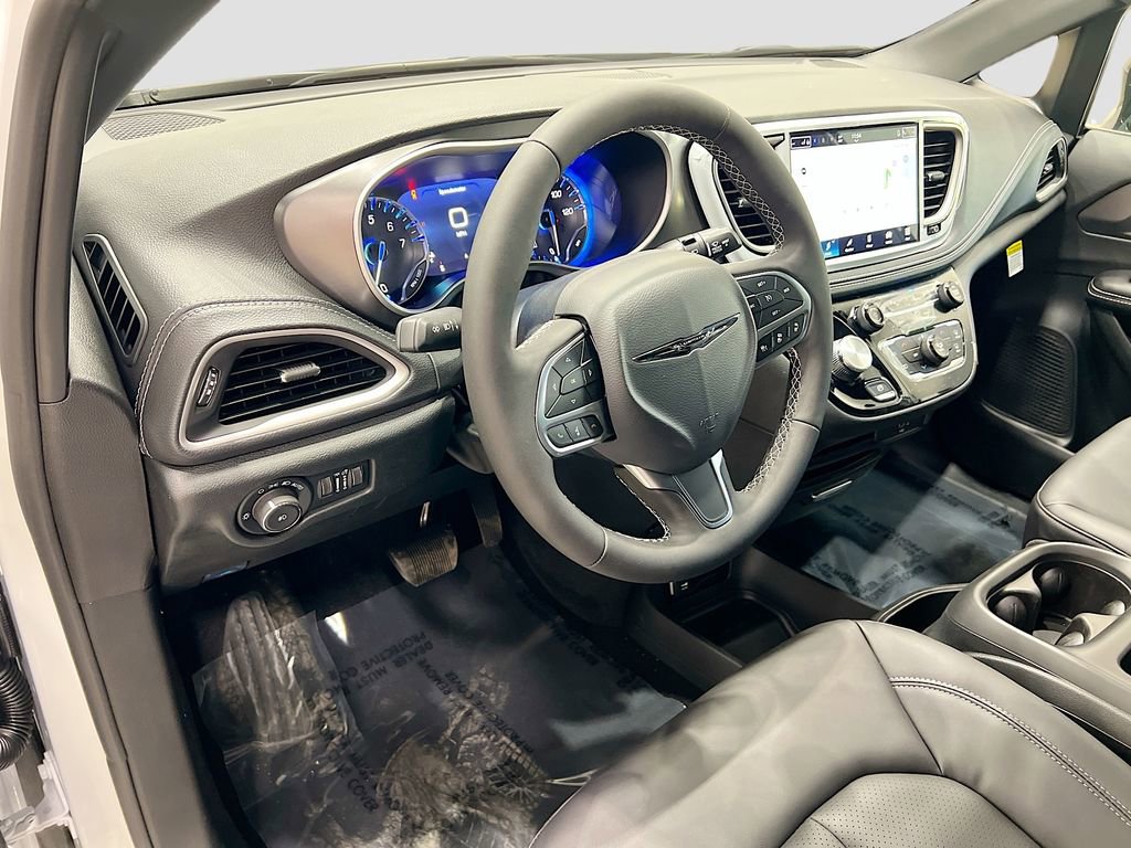 New 2026 Chrysler Pacifica Select image 22