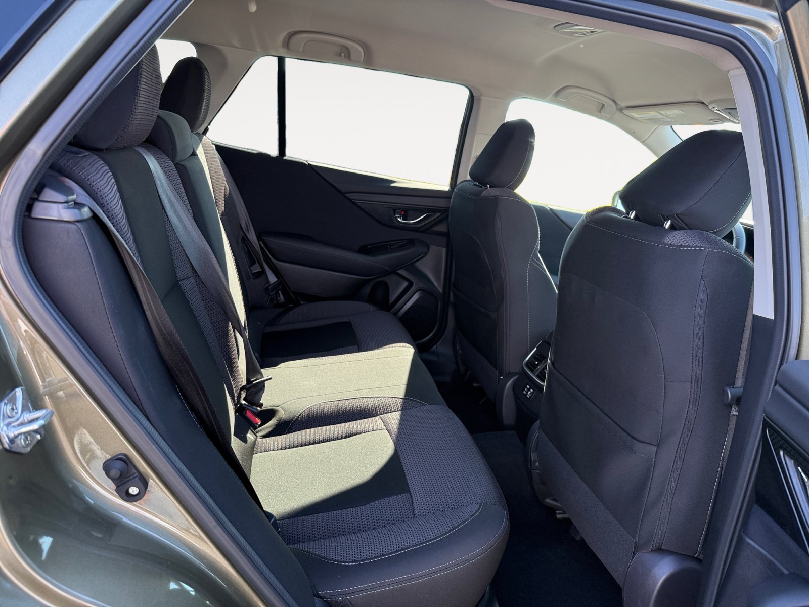 Used 2025 Subaru Outback Premium w/ Popular Package #1A AWD/4WD image 18