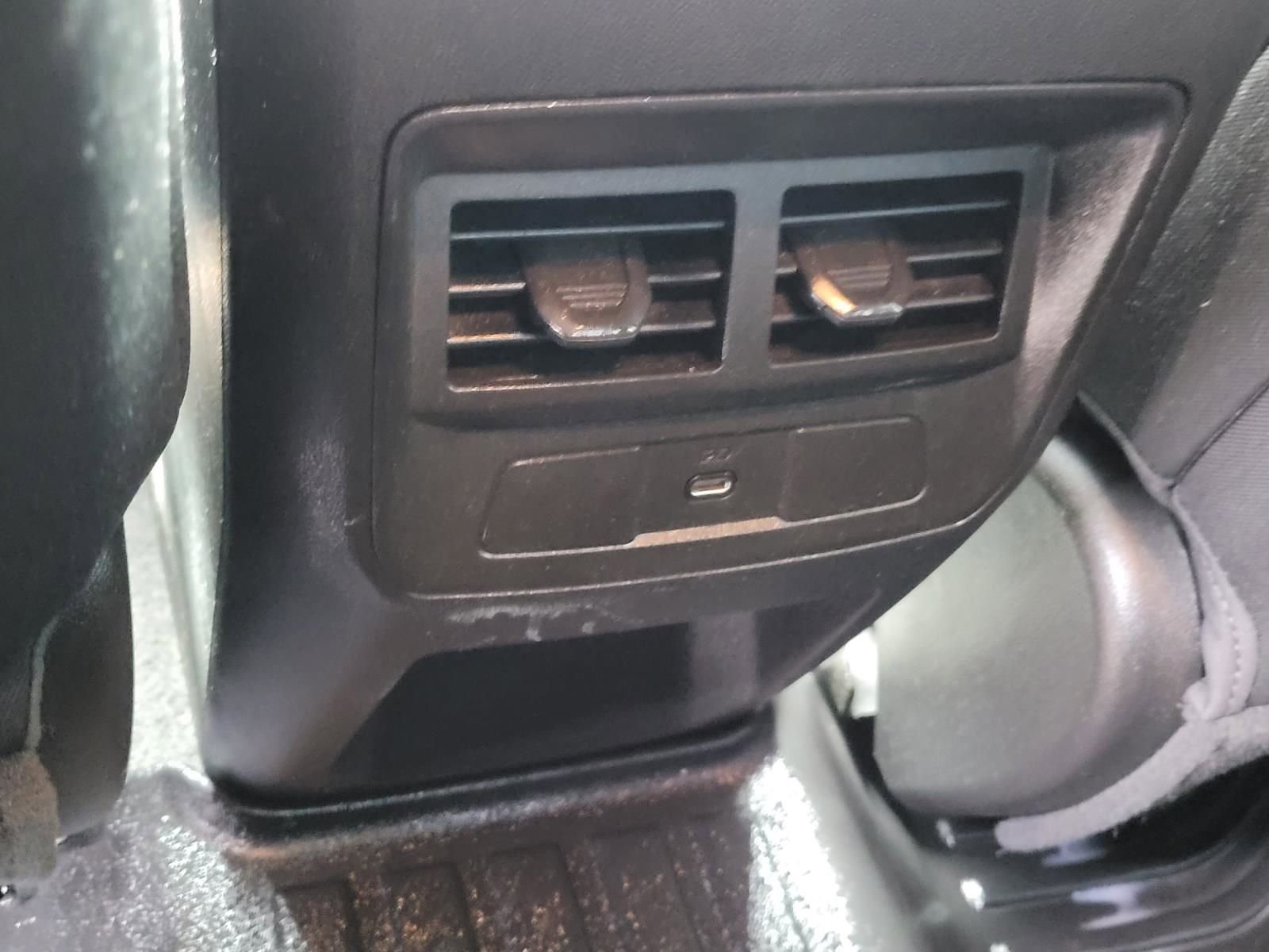 Used 2023 Chevrolet Colorado LT image 17