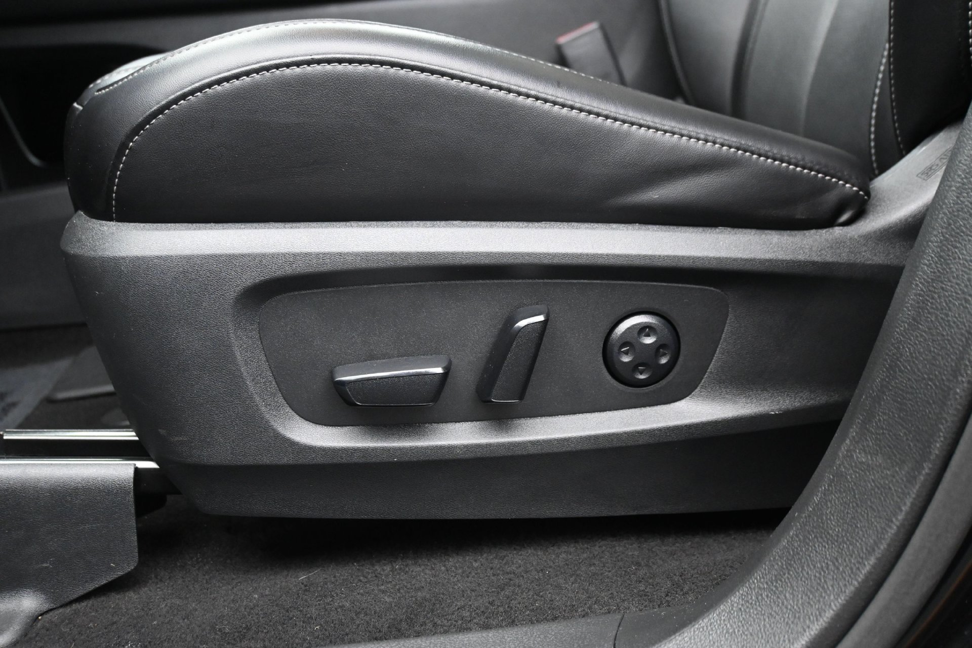 Used 2024 INFINITI QX60 Luxe AWD/4WD image 24