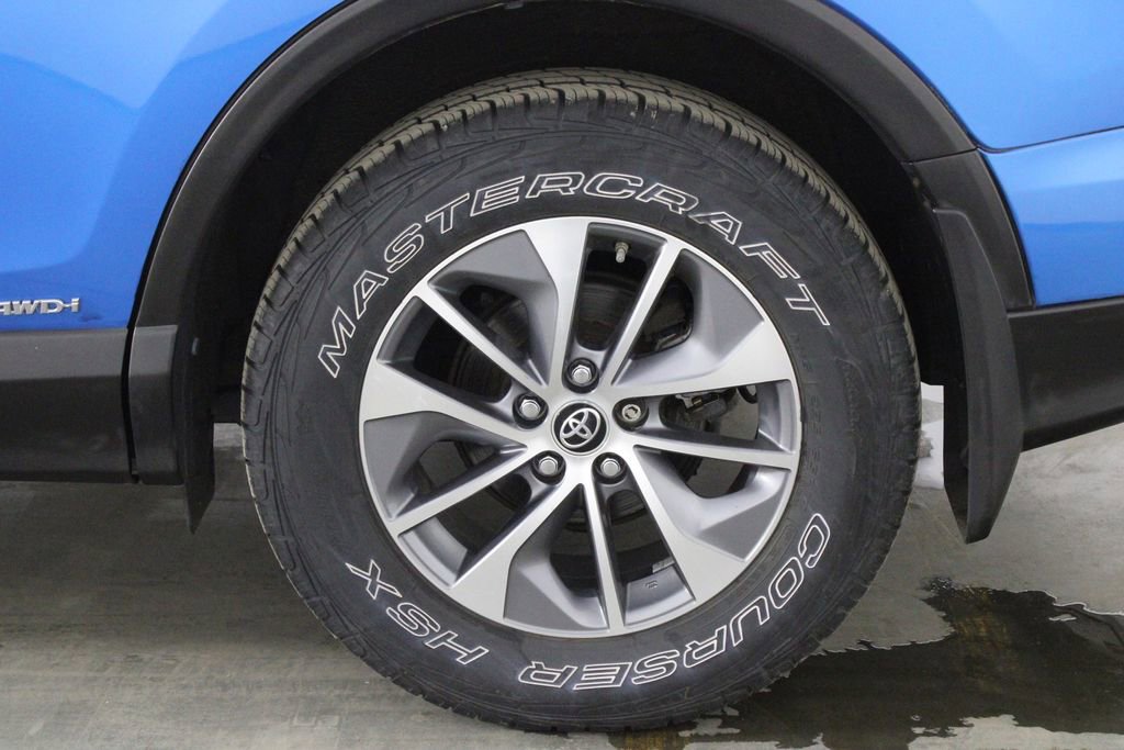 Used 2017 Toyota RAV4 XLE image 38