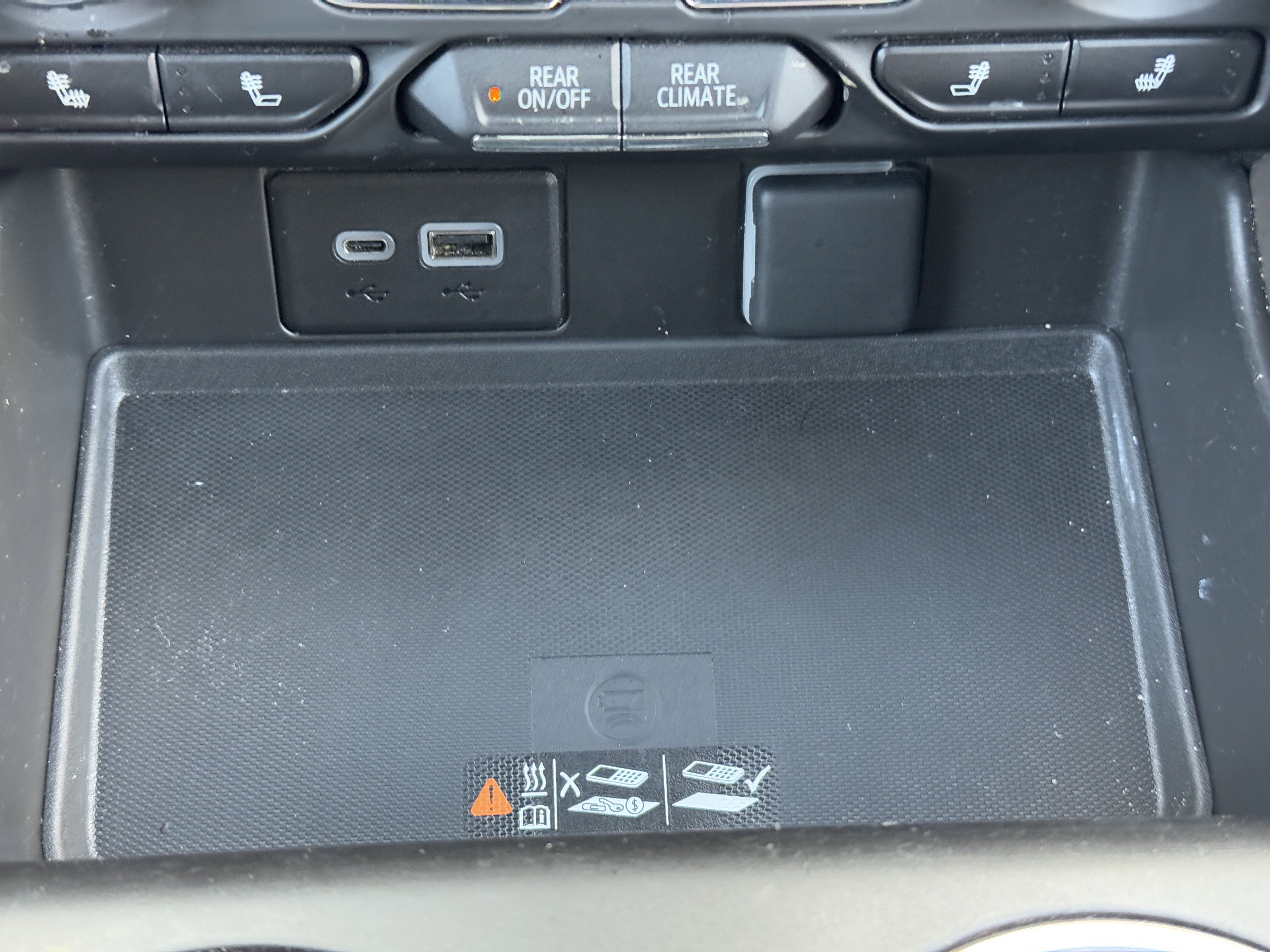 Used 2023 Chevrolet Tahoe Z71 w/ Luxury Package image 25