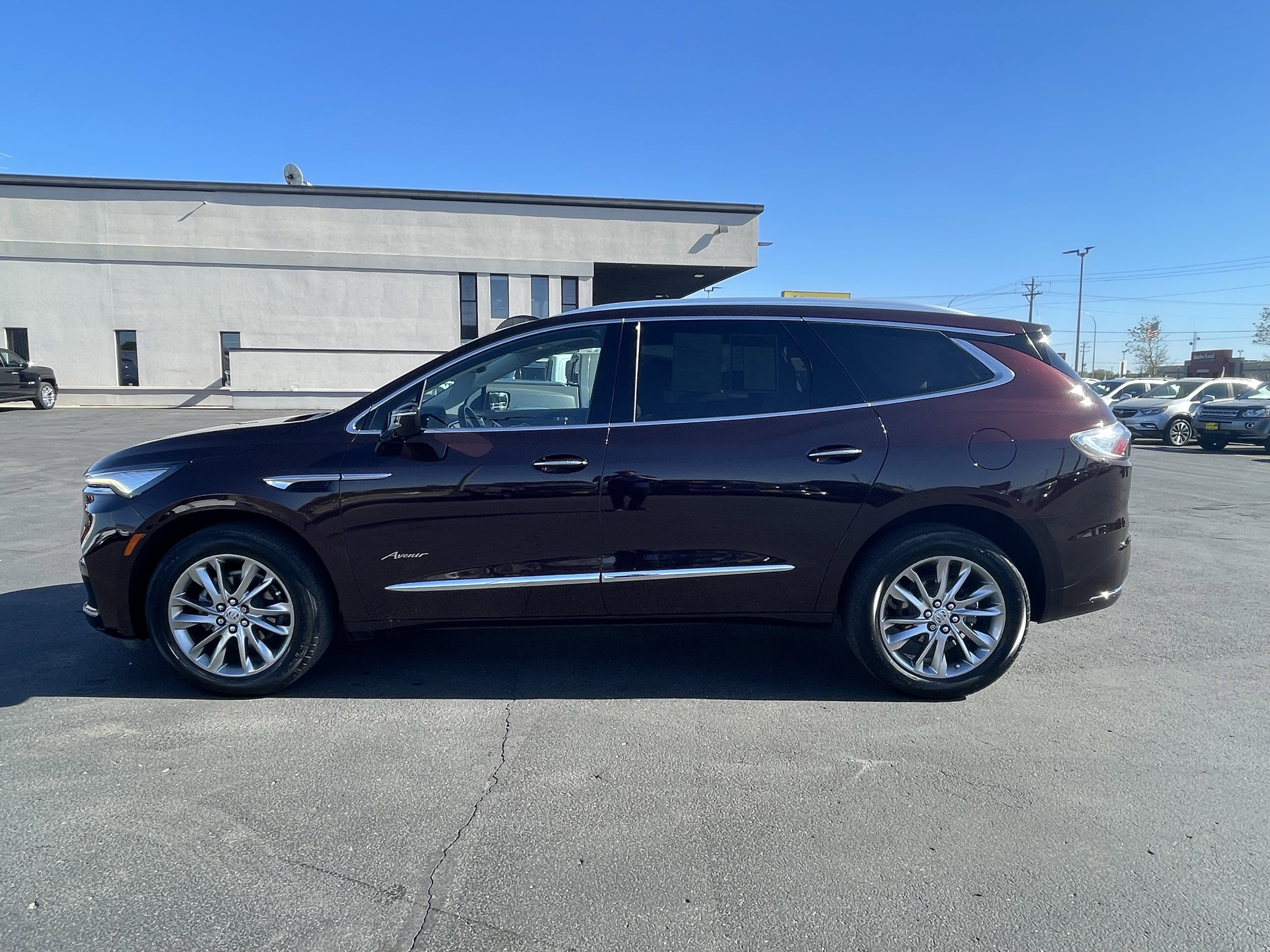 Used 2023 Buick Enclave Avenir w/ Trailering Package, 5000 lbs. AWD/4WD image 5