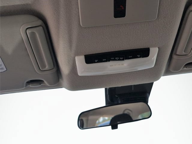 Used 2024 Nissan Versa SR FWD image 17