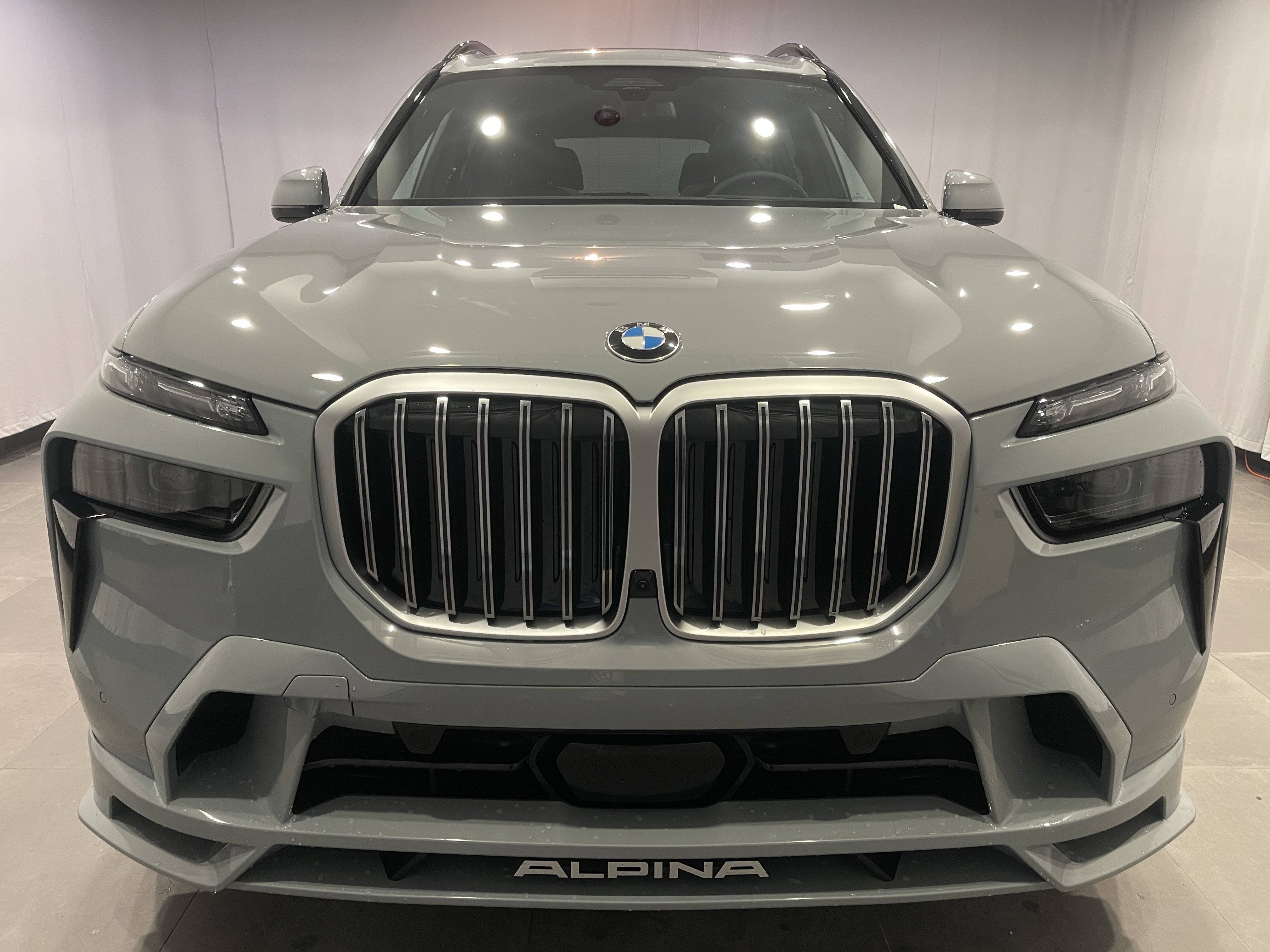 New 2026 BMW ALPINA XB7 AWD/4WD image 2