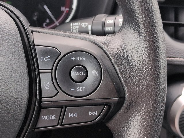 Used 2025 Toyota RAV4 XLE FWD image 26
