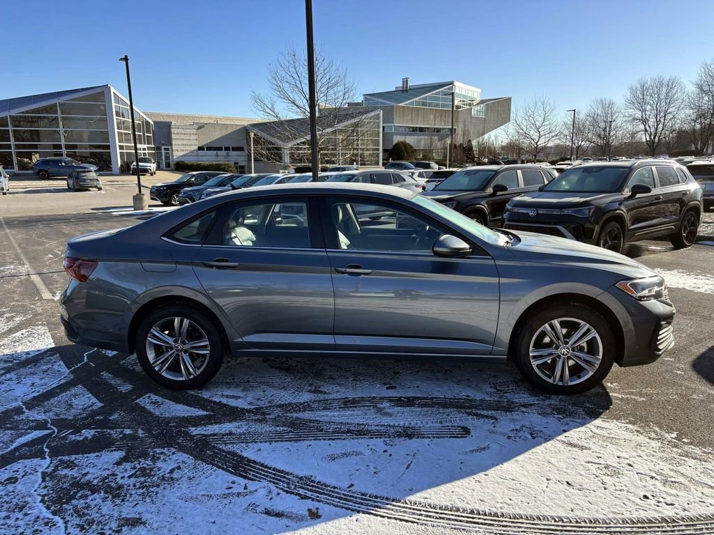 Used 2022 Volkswagen Jetta SE image 8