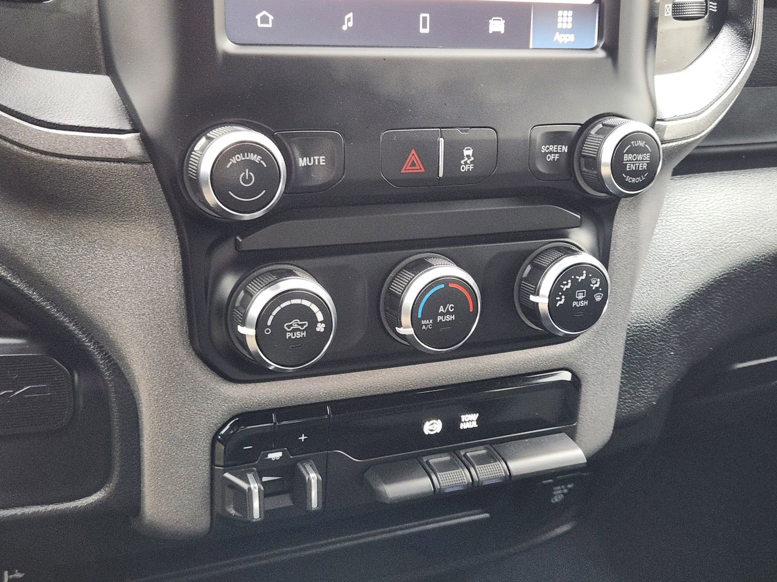 Used 2024 RAM 3500 Tradesman w/ Chrome Appearance Group image 21