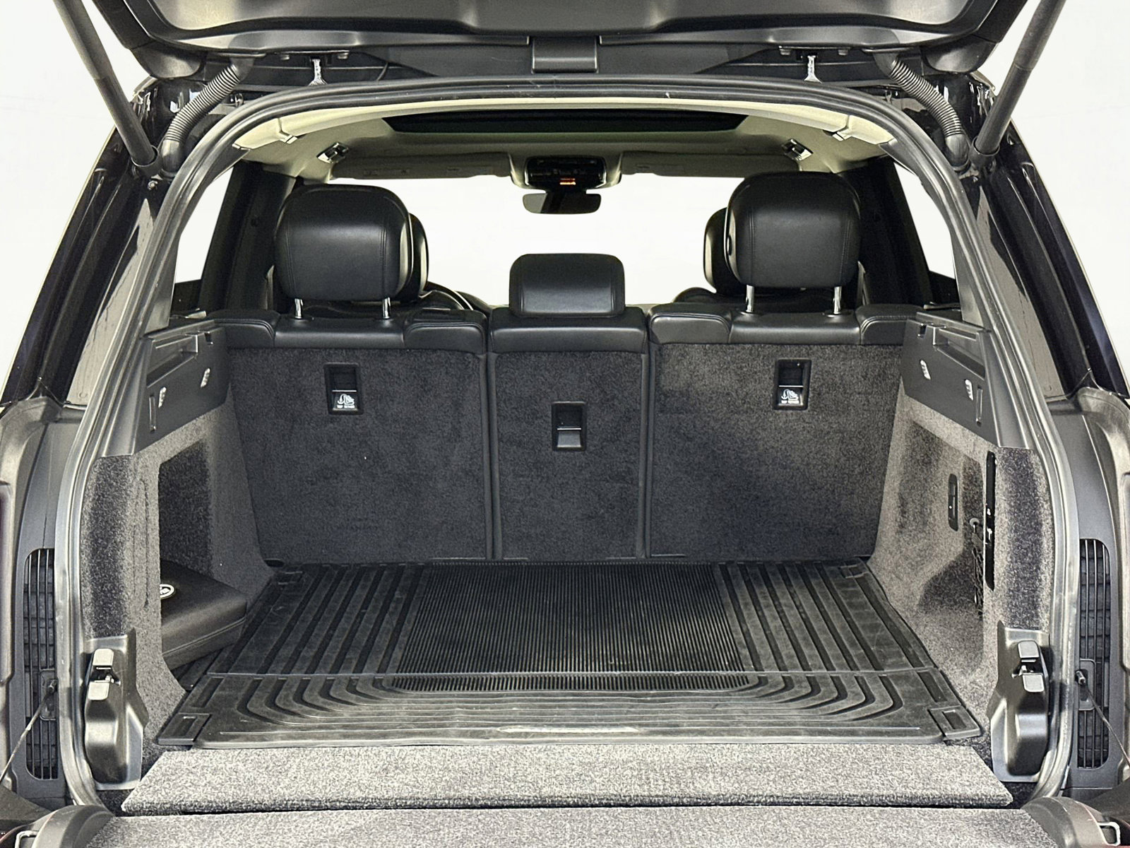 Used 2023 Land Rover Range Rover SE image 13