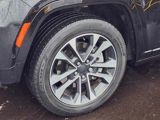 Used 2022 Jeep Grand Cherokee Overland w/ Advanced Protech Group III image 29