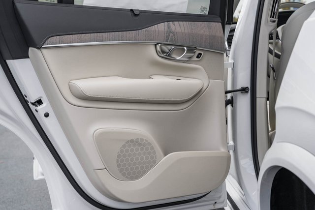 New 2025 Volvo XC90 T8 Ultra w/ Protection Package Premier image 31