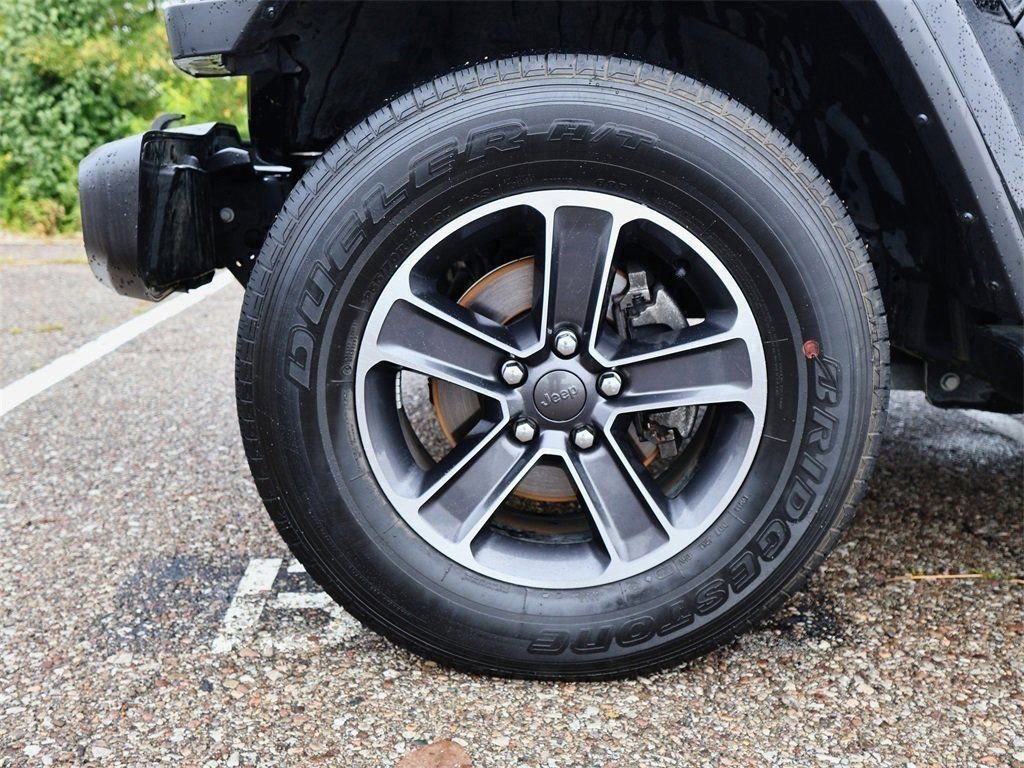 Used 2023 Jeep Wrangler Unlimited Sahara AWD/4WD image 10