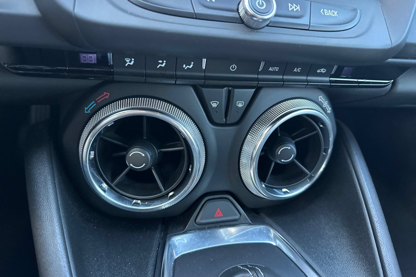 Used 2024 Chevrolet Camaro LT w/ Technology Package RWD image 26
