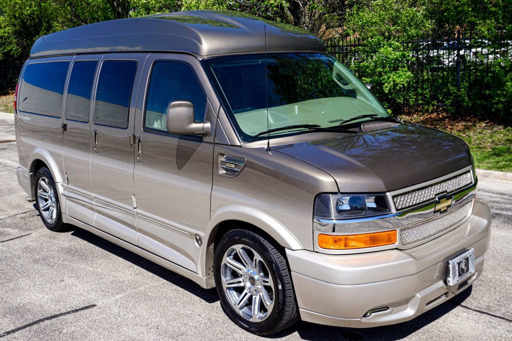Used 2017 Chevrolet Express 2500 RWD image 25