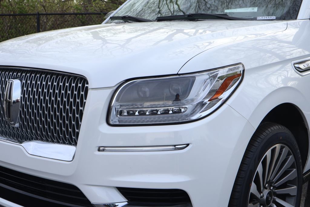Used 2021 Lincoln Navigator L Reserve w/ Luxury Package image 3