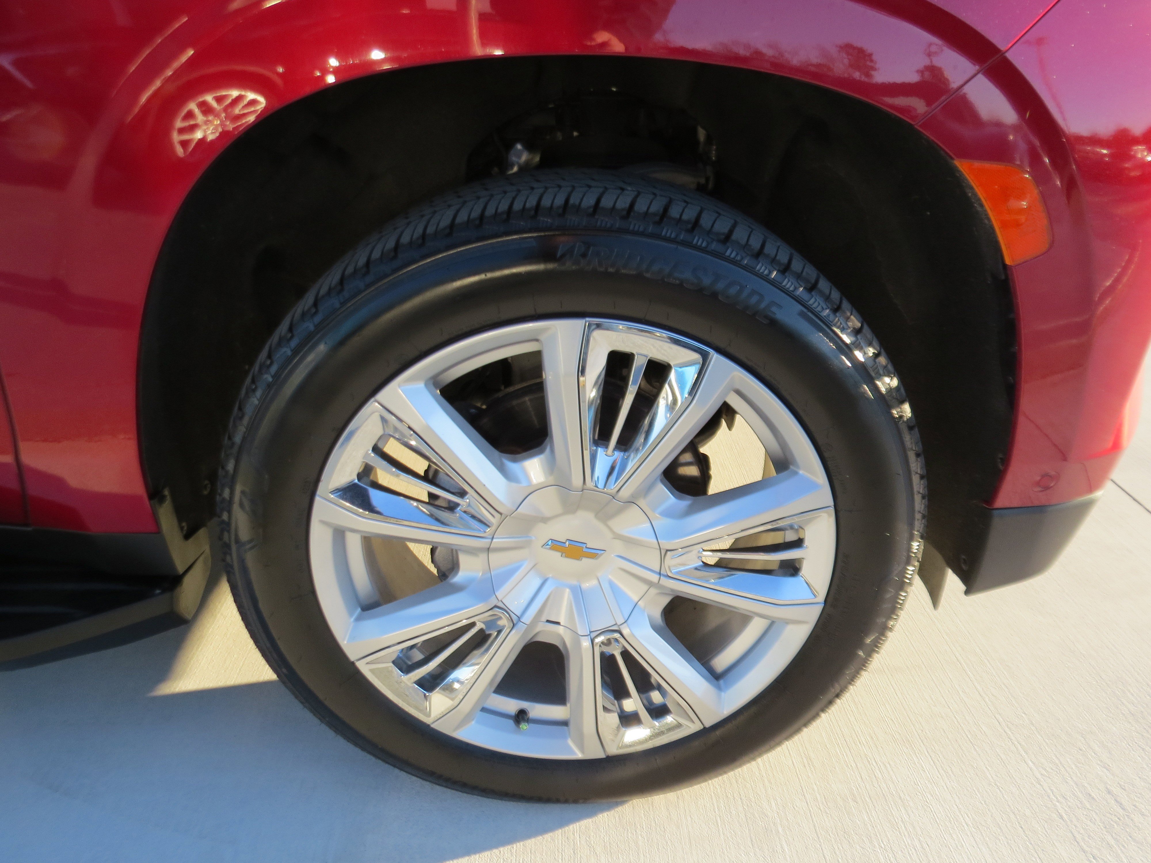 Used 2024 Chevrolet Tahoe High Country w/ Advanced Technology Package AWD/4WD image 9