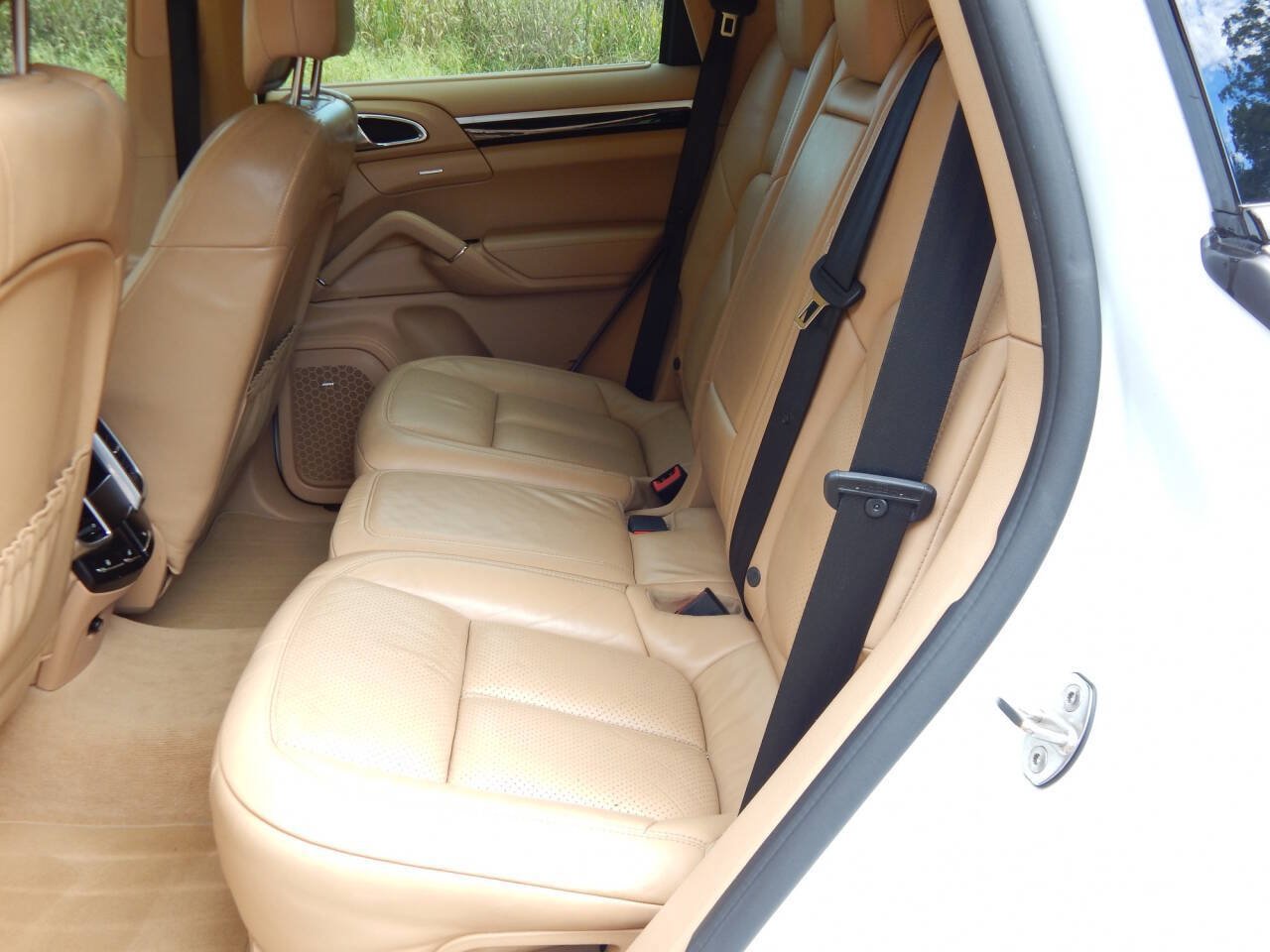 Used 2017 Porsche Cayenne AWD/4WD image 12