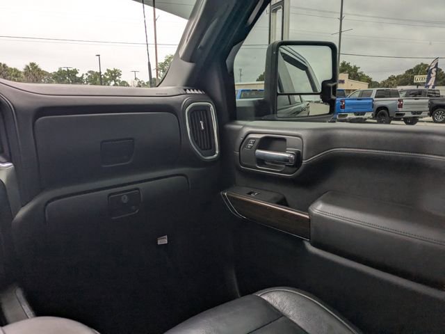 Used 2021 Chevrolet Silverado 2500 LT w/ Convenience Package image 16